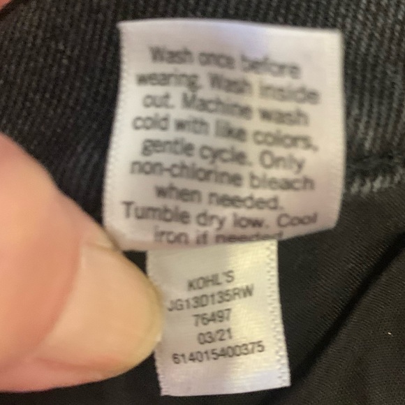 Juniors Black Jeans - Picture 10 of 11